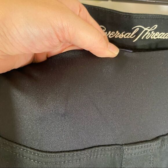 Universal Thread Women’s Boot Cut Black Pants Elastic Waist - Picture 4 of 8